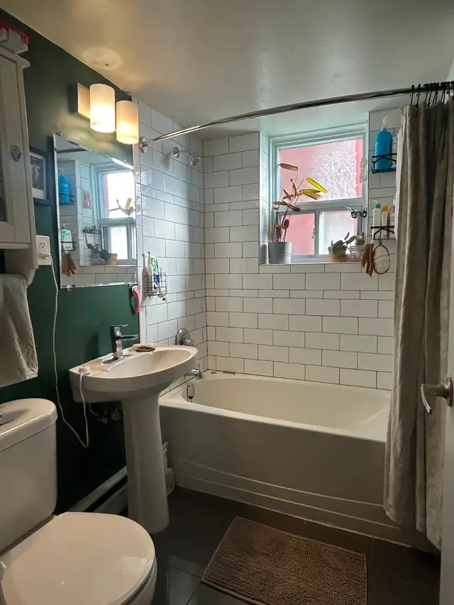 2 Bedroom Apartment, lease transfer (month-to-month), Dundas ON - Photo 4