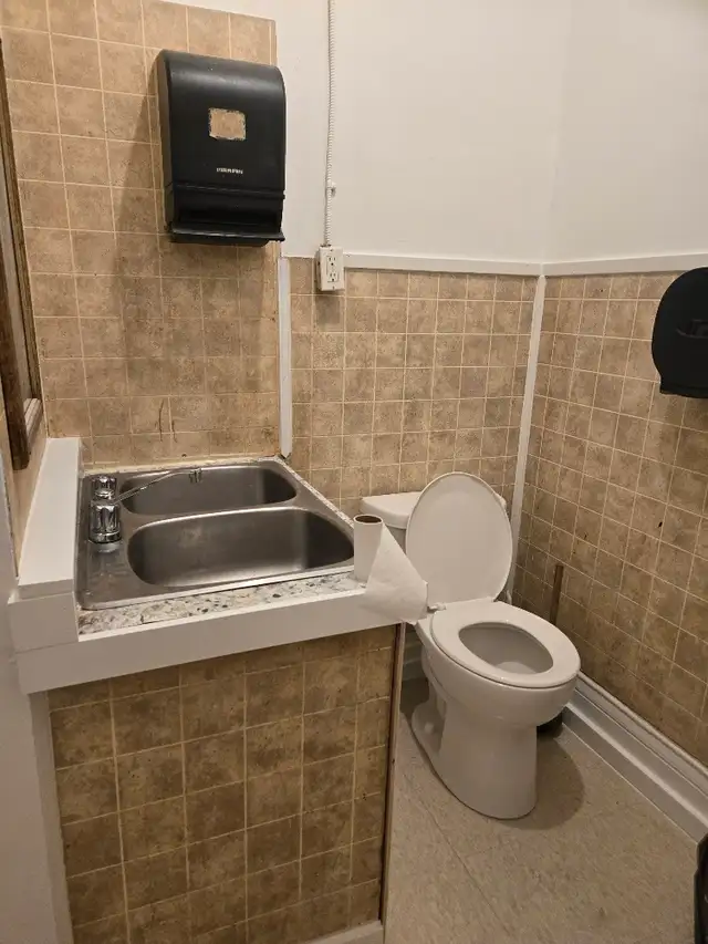 Affordable Student Rooms in Downtown Port Arthur – Direct Bus t - Photo 4