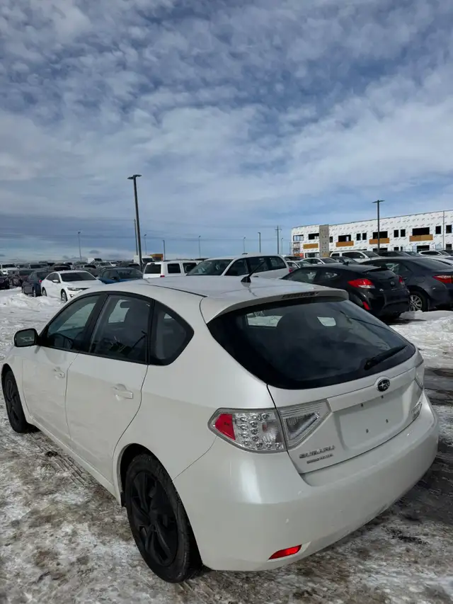 2011 Subaru Impreza Touring AWD : No Reported Accidents, Low Mil - Photo 4