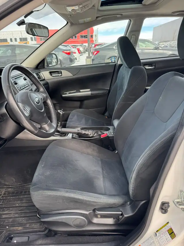 2011 Subaru Impreza Touring AWD : No Reported Accidents, Low Mil - Photo 8