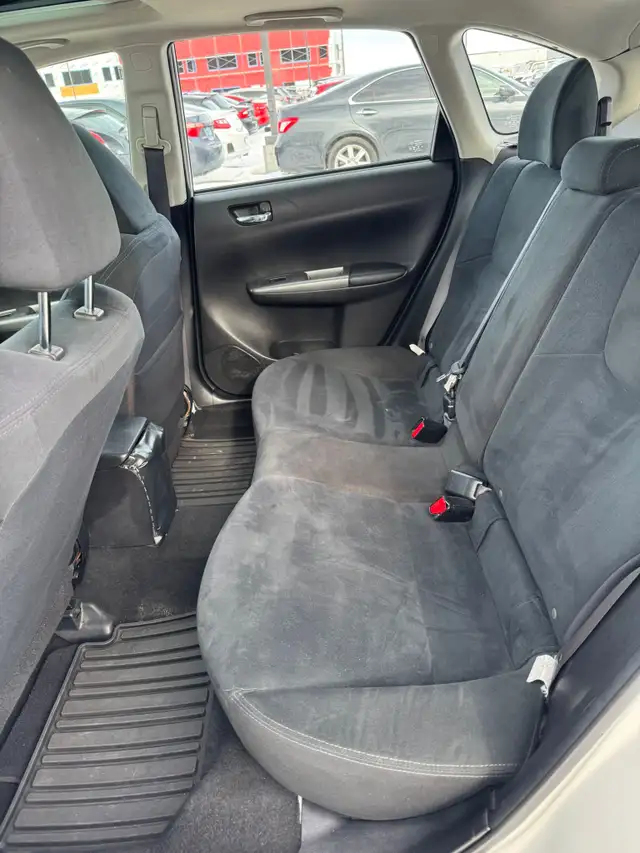 2011 Subaru Impreza Touring AWD : No Reported Accidents, Low Mil - Photo 9
