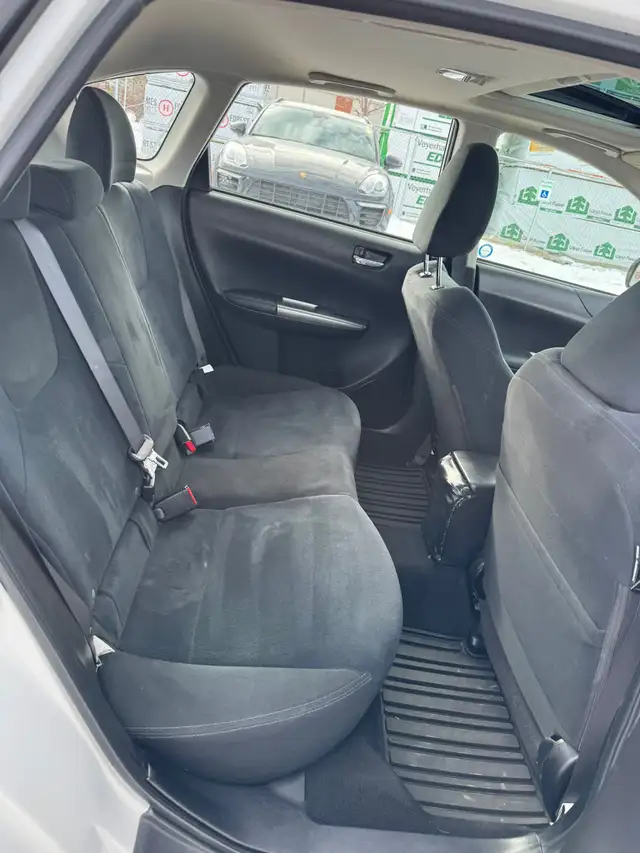 2011 Subaru Impreza Touring AWD : No Reported Accidents, Low Mil - Photo 10