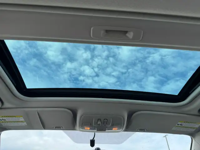 2011 Subaru Impreza Touring AWD : No Reported Accidents, Low Mil - Photo 14