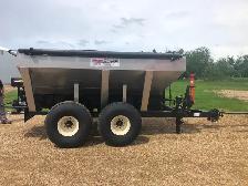 Fertilizer Spreader for sale