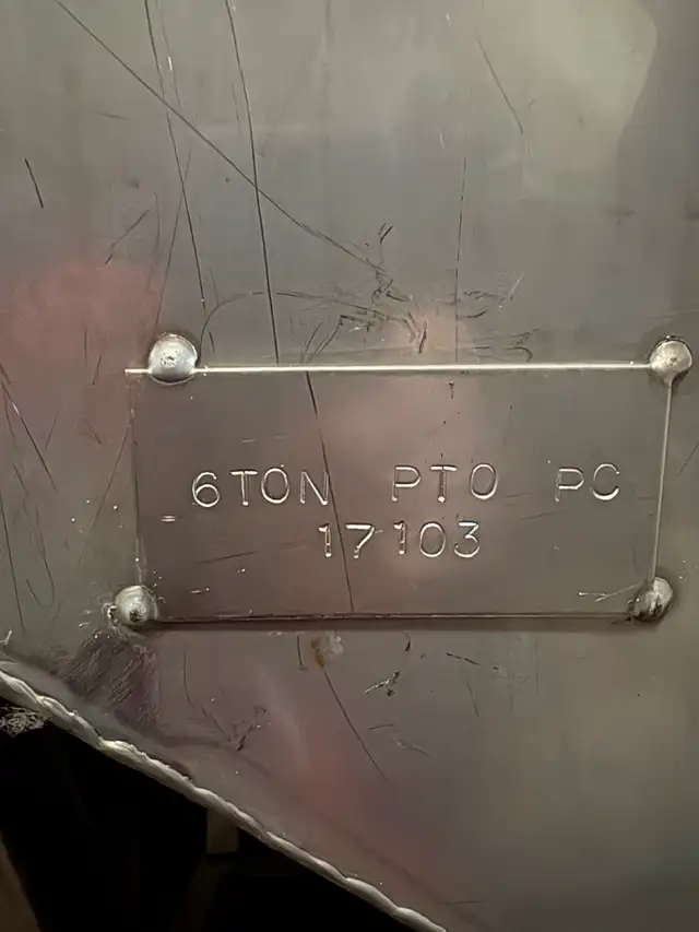 Fertilizer Spreader for sale - Photo 6