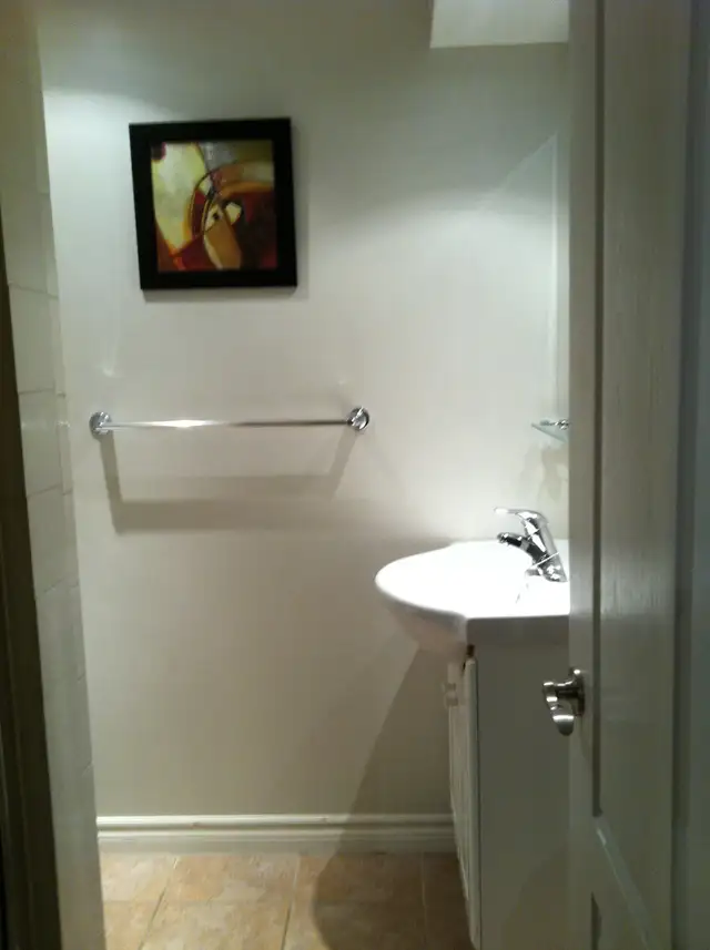 QUALITY 2 BDRM APT.  FOR 2 TRENT STUDENTS TO SHARE  - ALL INC. - Photo 6