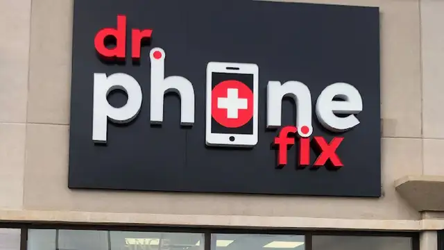 'iPhones, Android, iPads, laptops, tablet. All kinds of repairs' - Photo 3