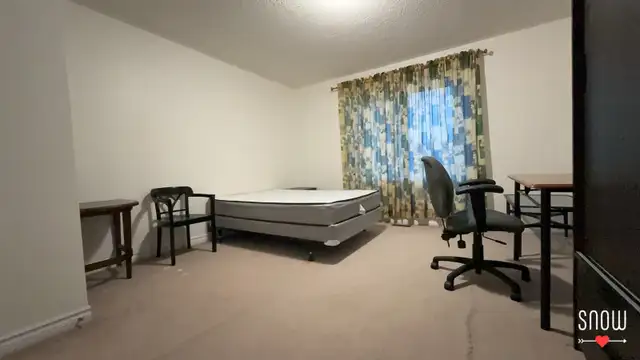 Room for rent-Female - Photo 3