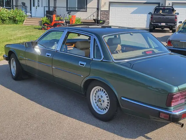 REDUCED price - classic 1987 Jag low kms reliable daily driver - Photo 7