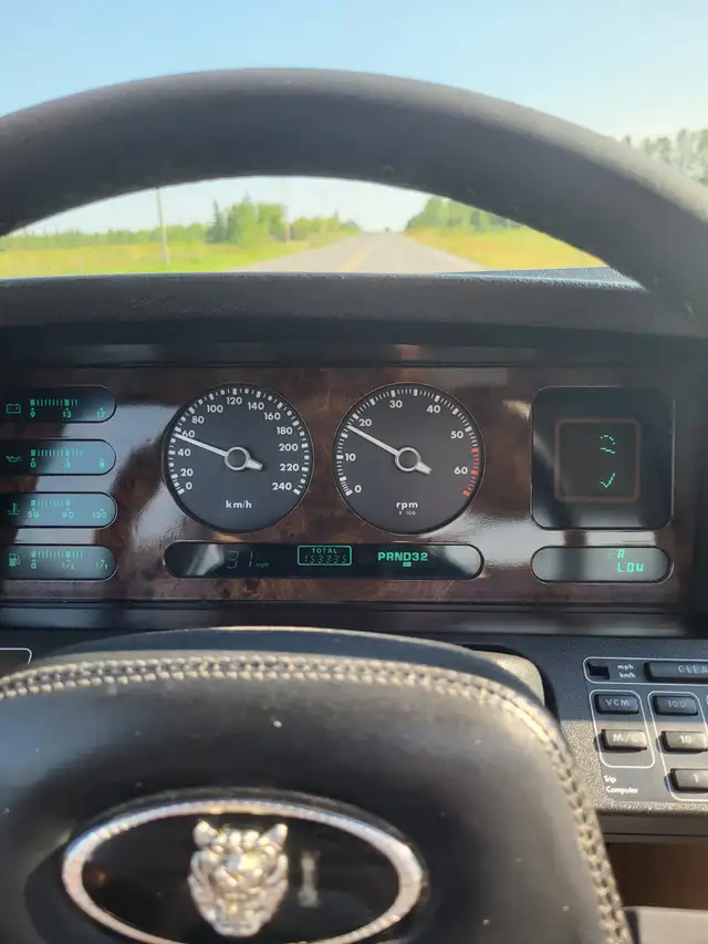 REDUCED price - classic 1987 Jag low kms reliable daily driver - Photo 8