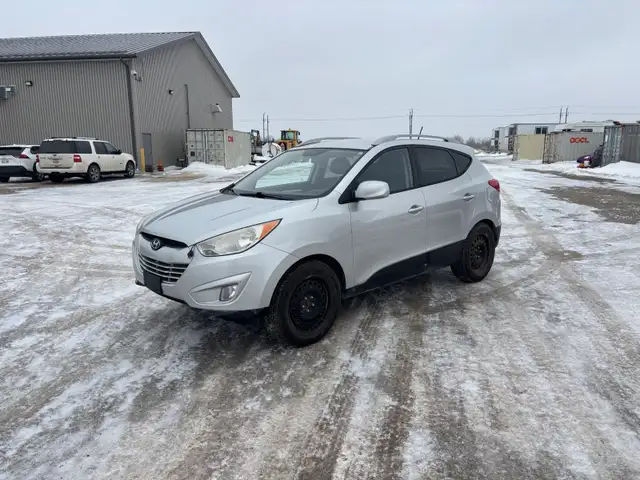2011 HYUNDAI TUCSON AWD SAFETIED