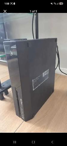 Xbox one, 2 Controllers 35  games $250