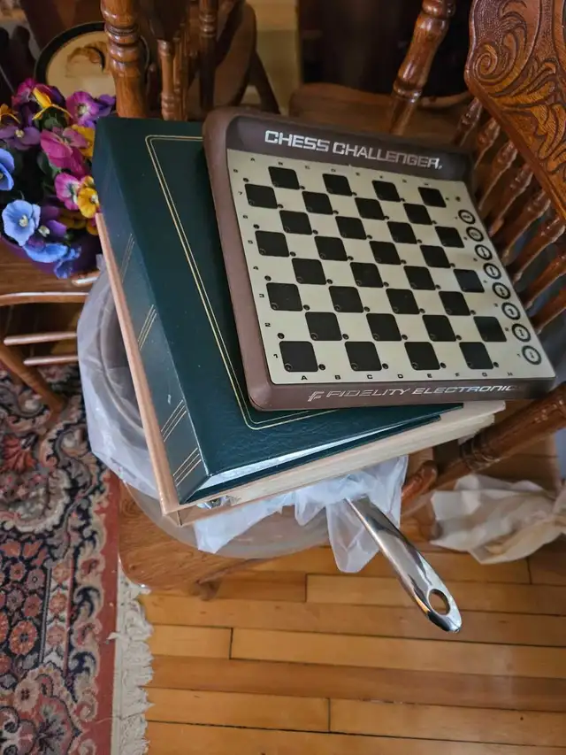 random items - Photo 2