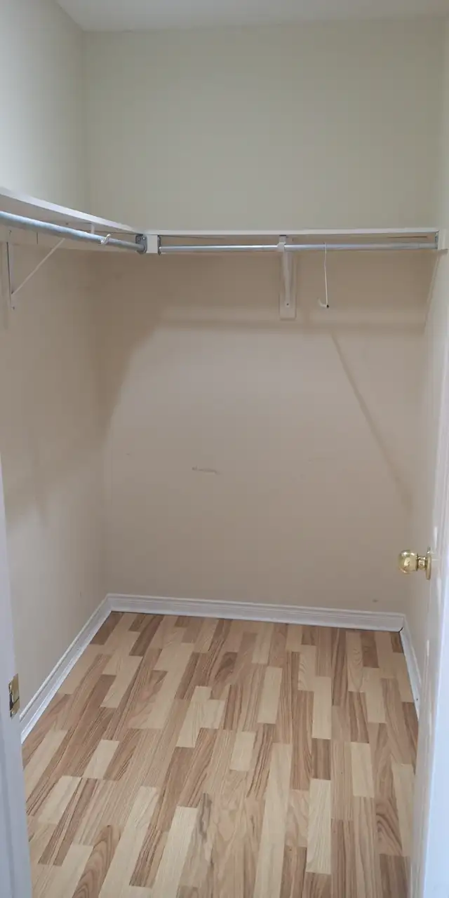 1 BDRM Upper Apartment/Condo in Milton – $1500 -Not Basement - Photo 8