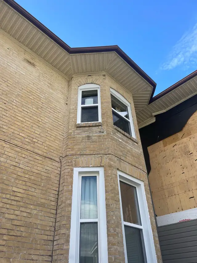windows and doors - Photo 2