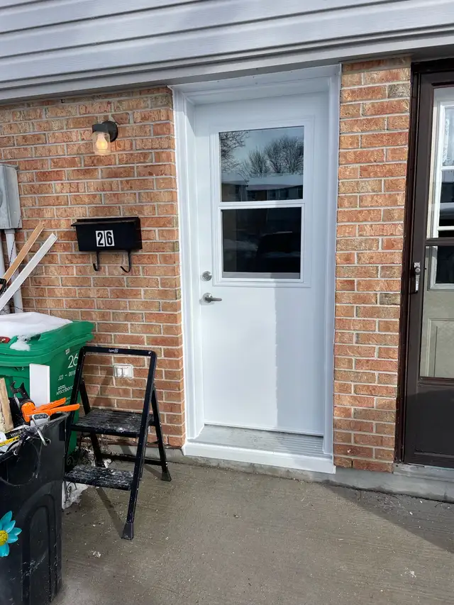 windows and doors - Photo 9