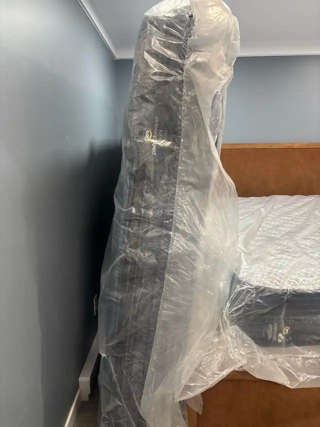 King sized Serta Perfect Sleeper Elite mattress - Photo 4