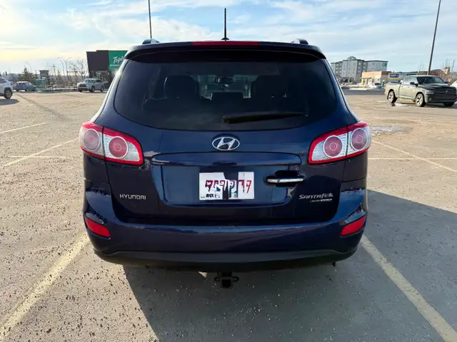 Blue 2010 Hyundai Santa Fe - Photo 2