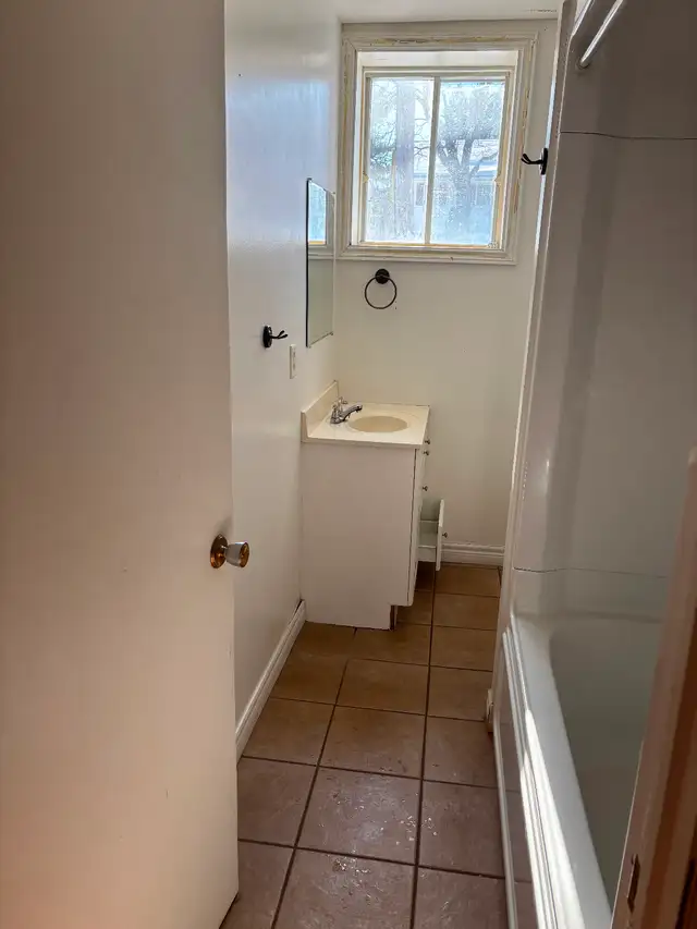 Three bedroom apartment for rent on Hanwell Road, Fredericton - Photo 8