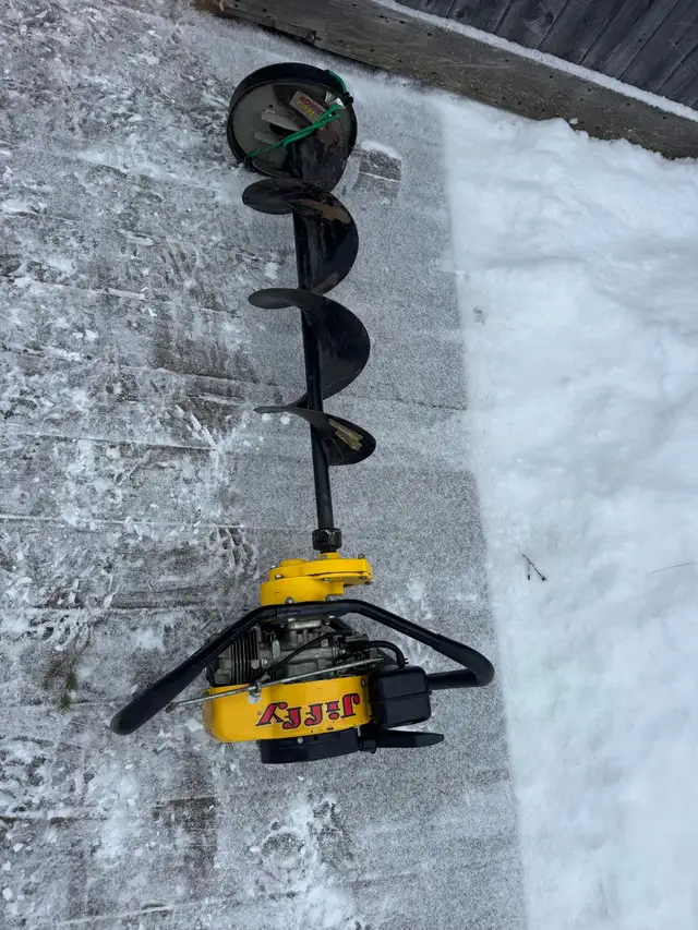 Ice auger