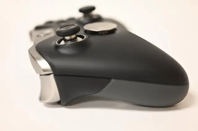 Xbox Elite Wireless Controller Series 1 in Black Model 1698 USED - Photo 2