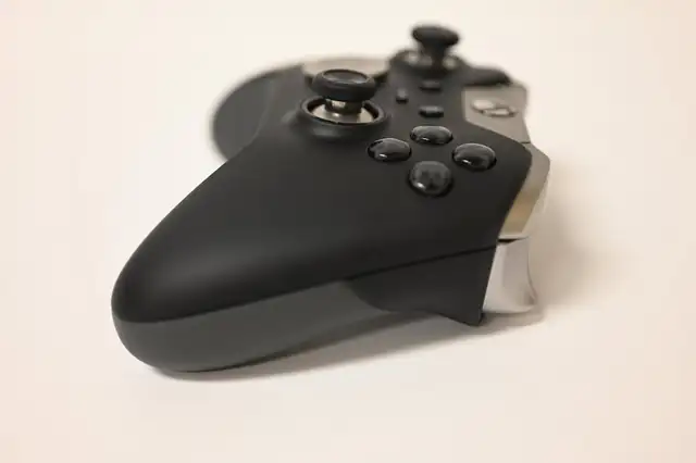 Xbox Elite Wireless Controller Series 1 in Black Model 1698 USED - Photo 3