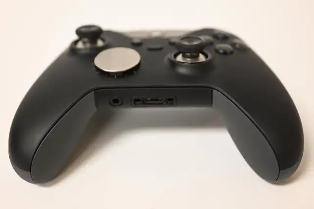 Xbox Elite Wireless Controller Series 1 in Black Model 1698 USED - Photo 4