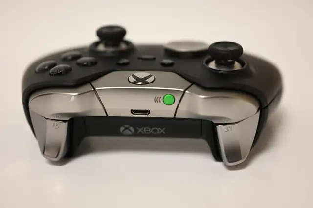 Xbox Elite Wireless Controller Series 1 in Black Model 1698 USED - Photo 5