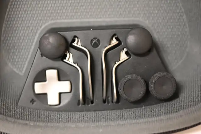 Xbox Elite Wireless Controller Series 1 in Black Model 1698 USED - Photo 8