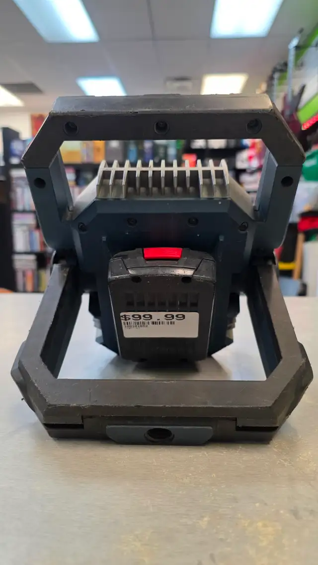 BOSCH 18V LED Floodlight - Photo 2