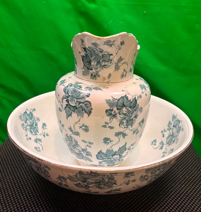 Handmade ceramic wash set. - Photo 2