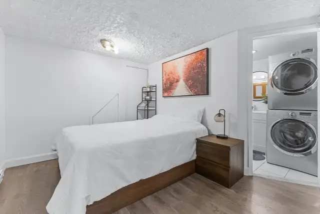 CLEAN NEW RENOVATED 3 1/2 - Photo 5