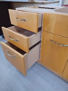 Large Maple Bathroom Vanity - Photo 2