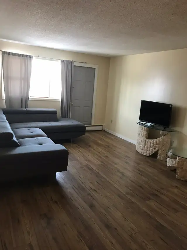 1 and half Bdrm Apartment in Arcola East - Photo 2