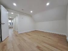 Bright Renovated 4 Bedroom Upper Unit - Loft   Parking - Oshawa