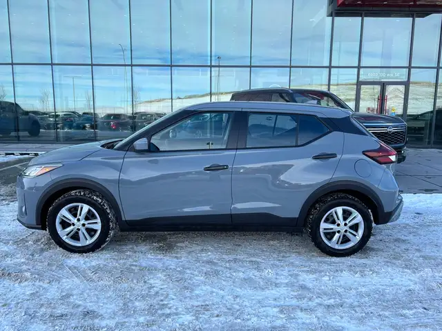 2025 Nissan Kicks Play S • One Owner • Accident Free CarFax • - Photo 3