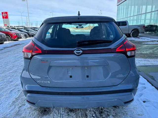 2025 Nissan Kicks Play S • One Owner • Accident Free CarFax • - Photo 5