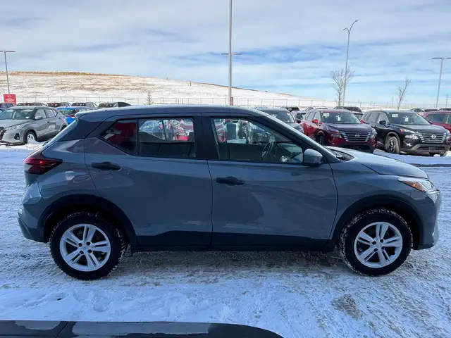 2025 Nissan Kicks Play S • One Owner • Accident Free CarFax • - Photo 8