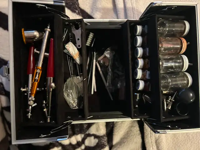 ONE STILL NEW AIR BRUSH KIT /CASE - Photo 2