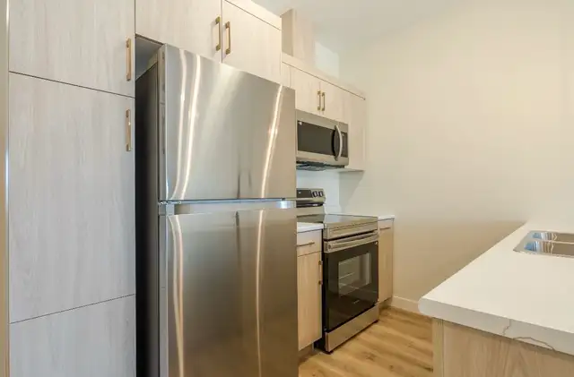 BEAUTIFUL, BRAND NEW 3 BEDROOM in GRUNTHAL! - Photo 2