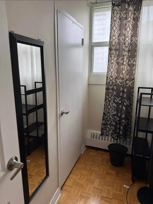 Room for Rent - Mid town - Good price - Full Utilities - Photo 2