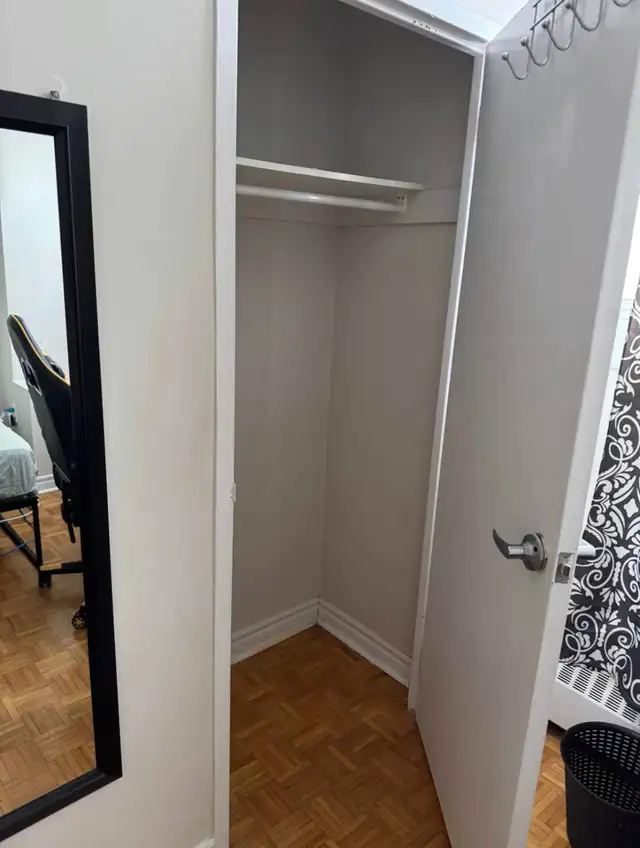 Room for Rent - Mid town - Good price - Full Utilities - Photo 3