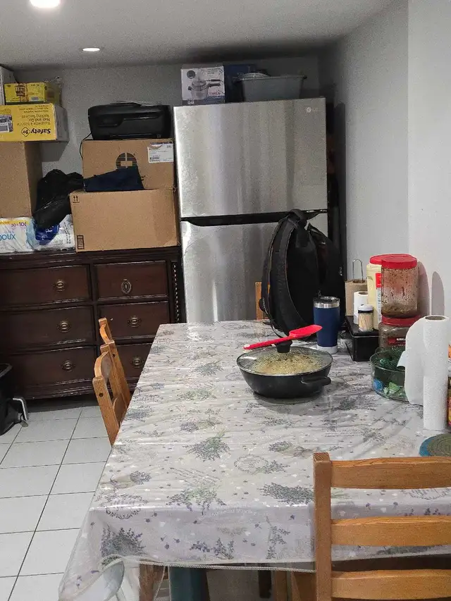 1 Room with private washroom and kitchen for rent from Apri/1st - Photo 3