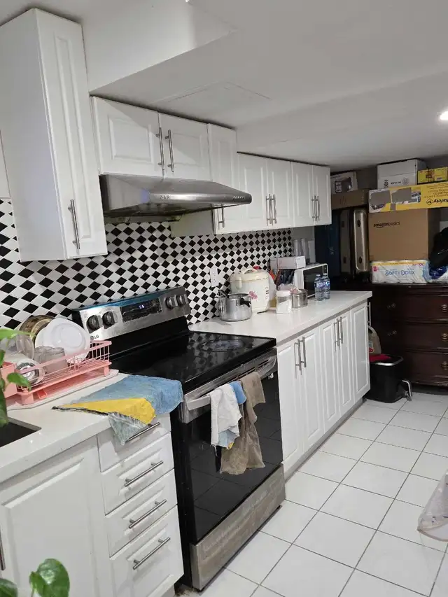 1 Room with private washroom and kitchen for rent from Apri/1st - Photo 4