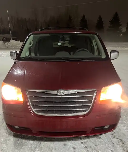 2010 Chrysler Town & Country Van, Safetied - Photo 2