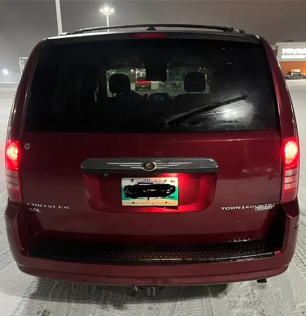 2010 Chrysler Town & Country Van, Safetied - Photo 4