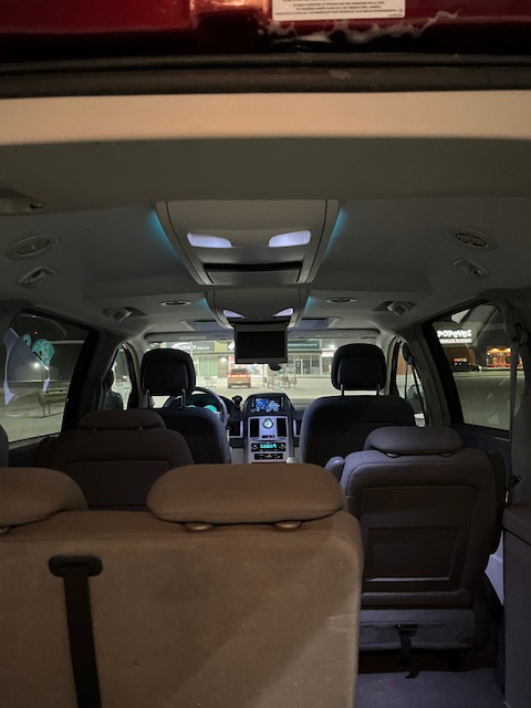 2010 Chrysler Town & Country Van, Safetied - Photo 10