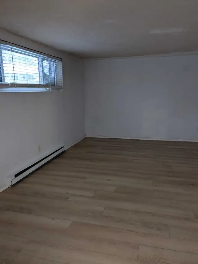 2 Bedroom Basement Apartment in Duplex - Photo 6