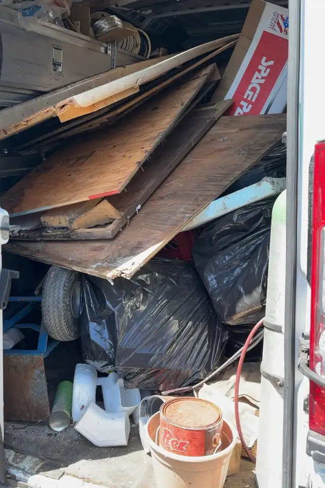 Junk removal service - Photo 2