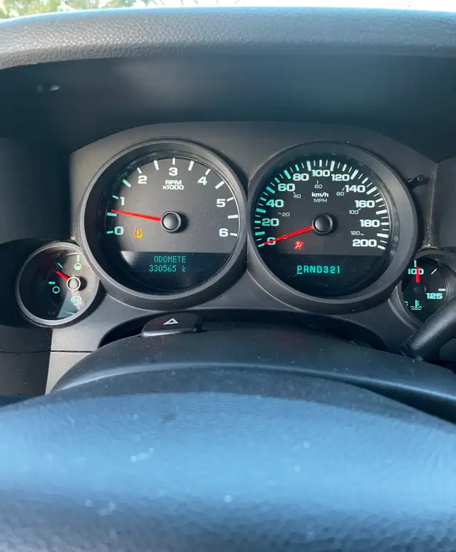 2011 Chevrolet Silverado 1500 8FT box 4x4 330,000k$5800obo - Photo 4